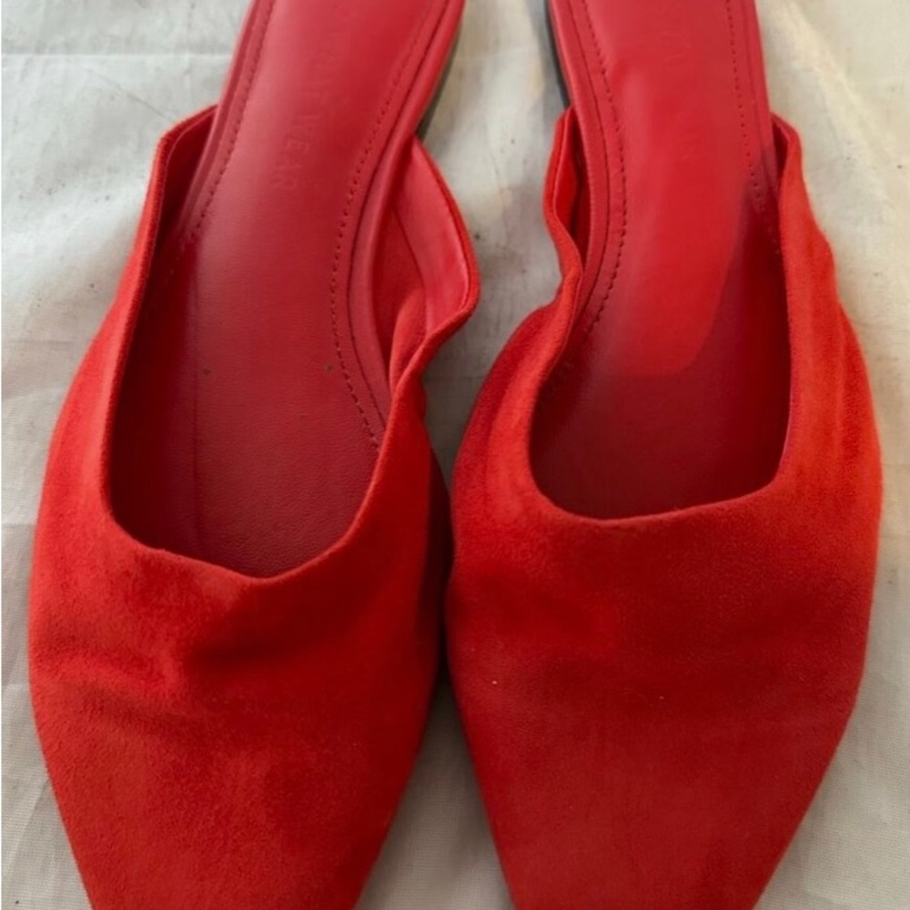 SUEDE SLIDE STORE DISPLAY NWOB